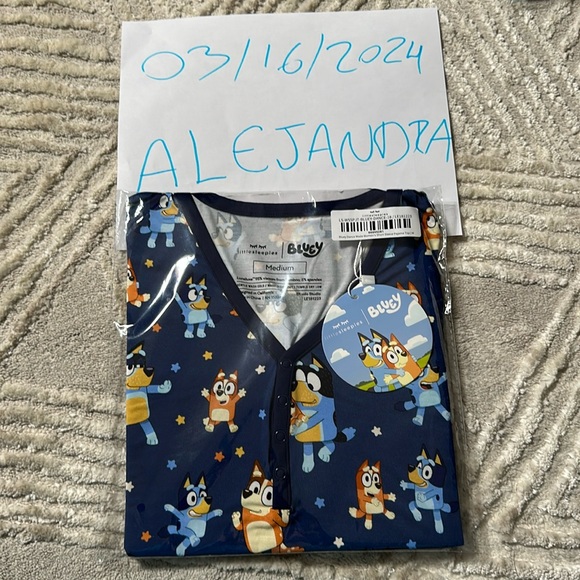 Bluey woman dance mode little sleepies size M